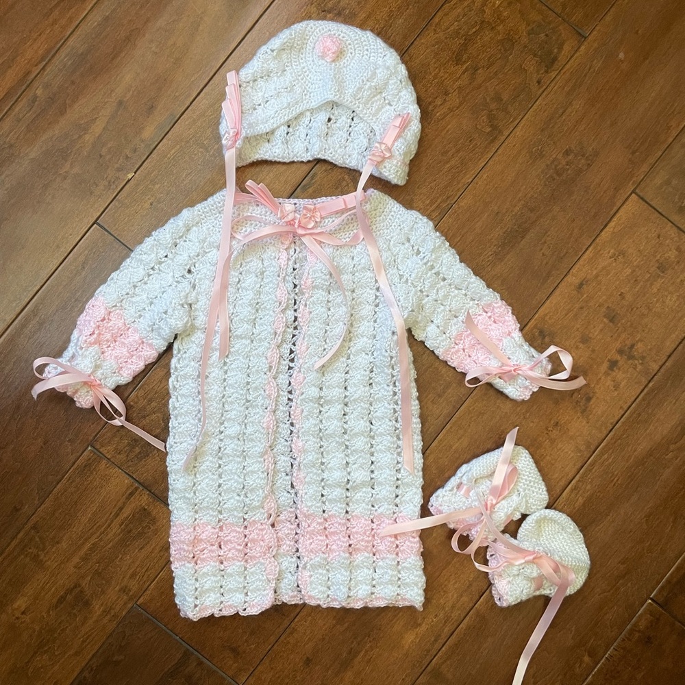Handmade Crochet Newborn/Baby Outfit